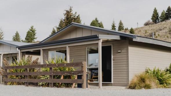 Lakes Edge Holiday Park Лейк Текапо Екстериор снимка