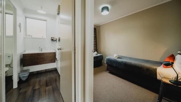 Lakes Edge Holiday Park Лейк Текапо Екстериор снимка